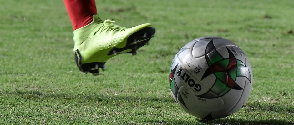 El pie es la parte del cuerpo que tiene el mayor contacto con el balón. / Foto: VizzorImage - Gabriel Aponte. El pie es la parte del cuerpo que tiene el mayor contacto con el balón. / Foto: VizzorImage - Gabriel Aponte.