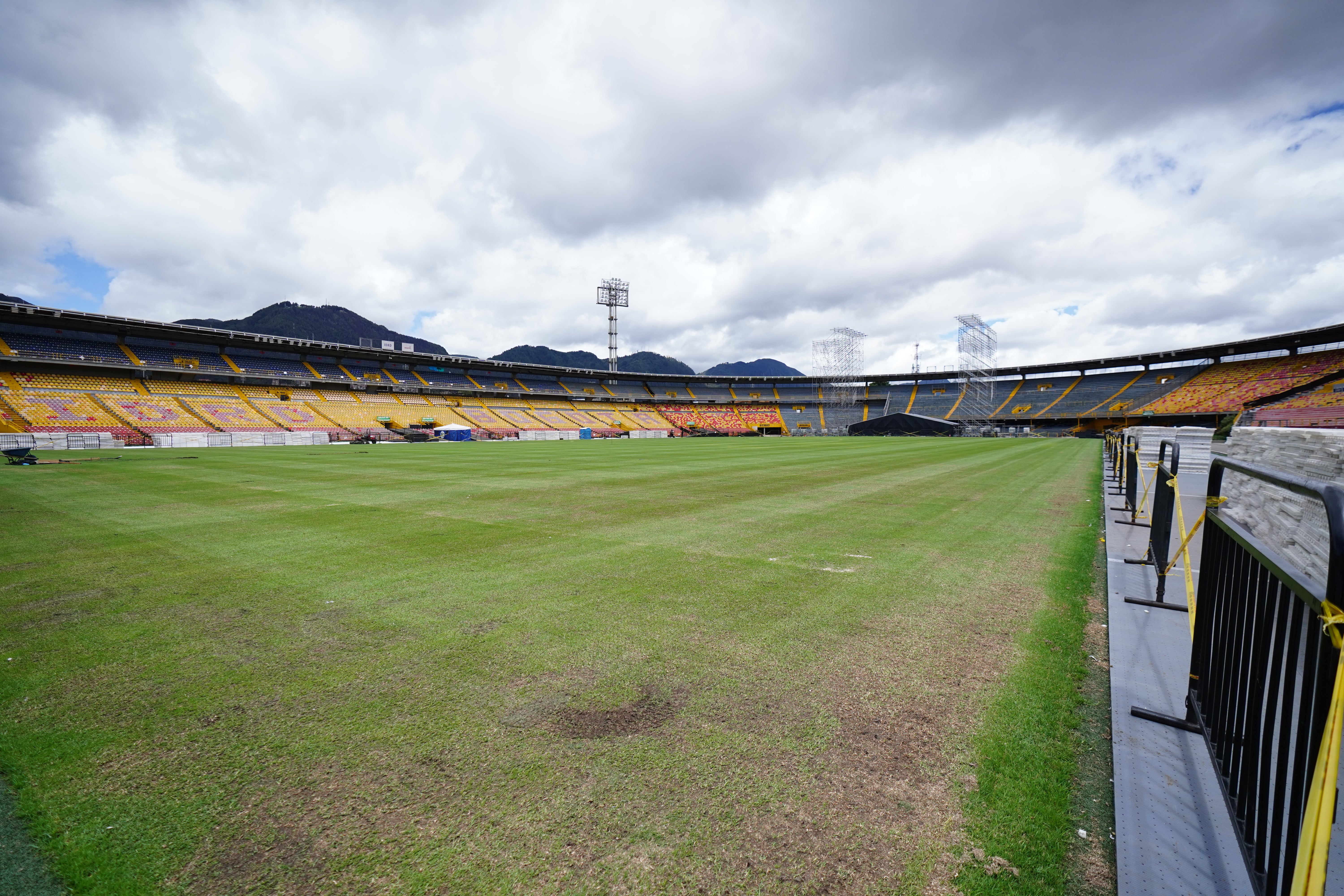 Terreno de El Campín tras el doble concierto de Morat - IDRD