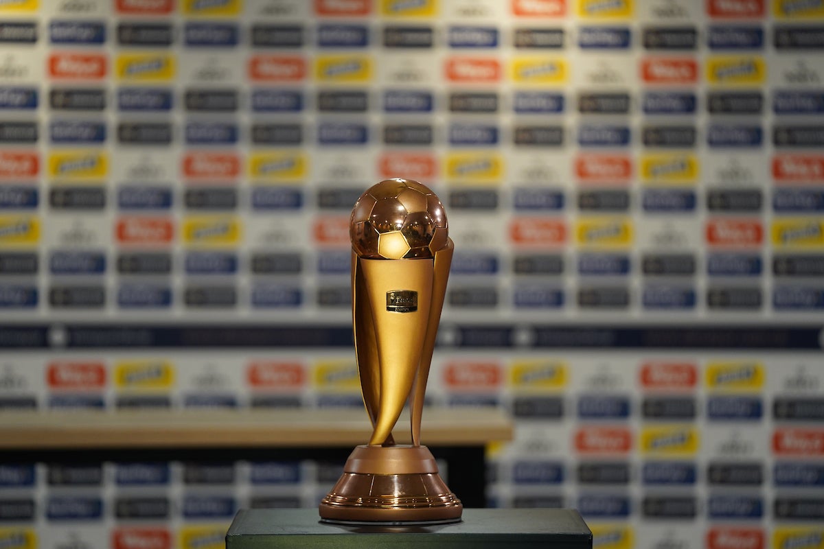 El trofeo de la Copa BetPlay reposa en las manos del máximo ganador del certamen, Atlético Nacional - VizzorImage