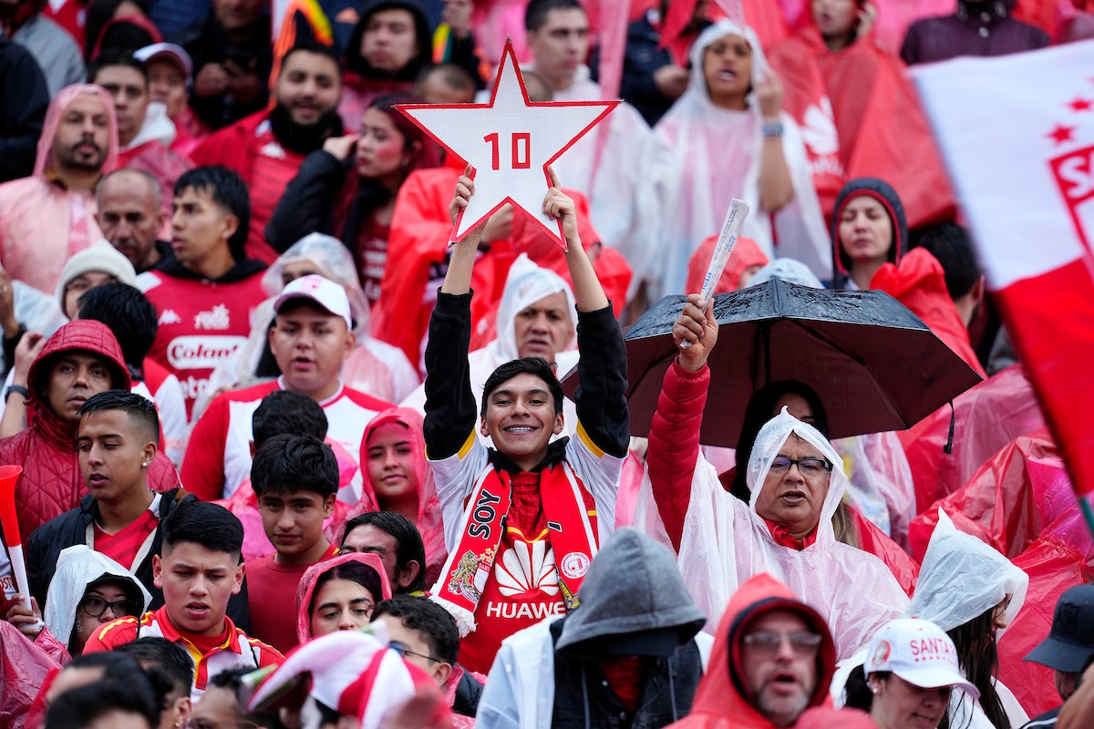 Santa Fe buscará obtener su décima estrella en el FPC ante Bucaramanga - VizzorImage