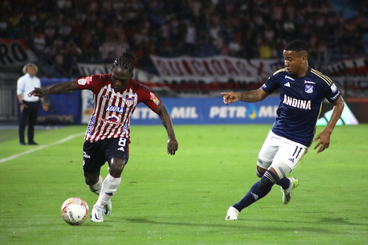 Millonarios vs. Junior: Yimmi Chará enfrenta a Beckham Castro - VizzorImage