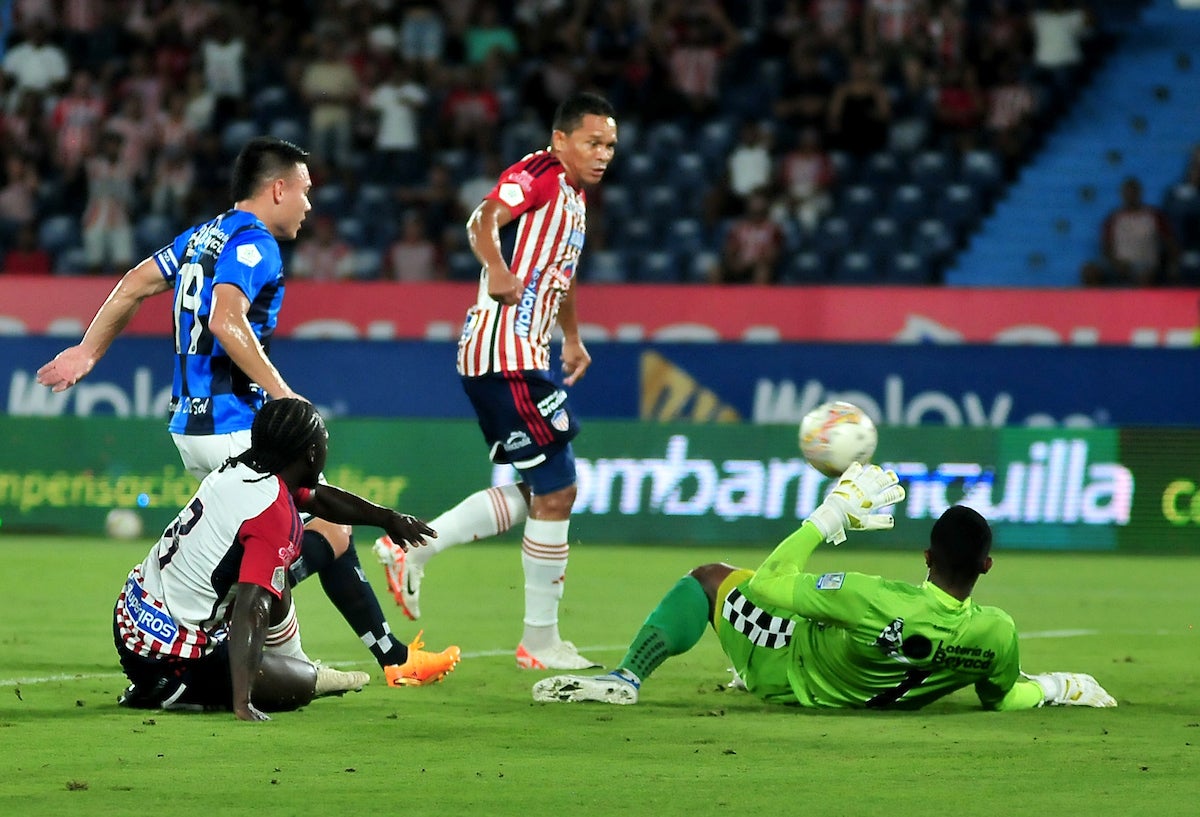 En pelota aérea fue que Junior marcó sus dos goles ante Boyacá Chicó - VizzorImage