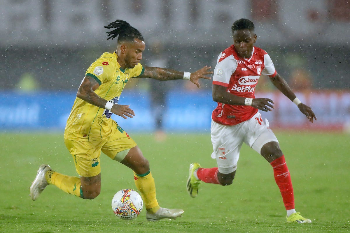 Bucaramanga perdió uno de sus últimos cinco juegos ante Santa Fe en casa - VizzorImage