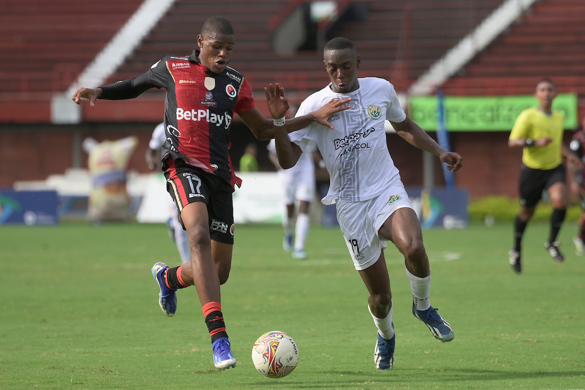 Jhon Barreiro (derecha), último convocado por Colombia Sub-20 para el microciclo de junio - VizzorImage