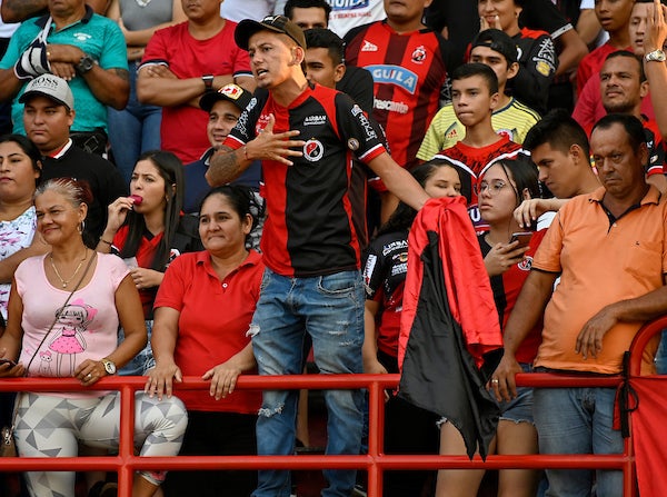 Deportivo Cali afrontaría el riesgo de perder su reconocimiento deportivo, panorama que afrontó Cúcuta en 2020 - VizzorImage
