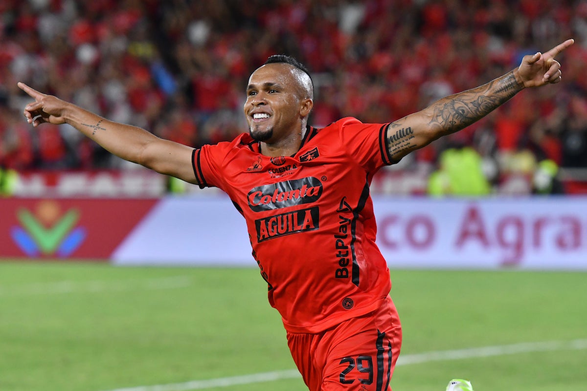 Andrés Sarmiento acumula año y medio en América de Cali - VizzorImage