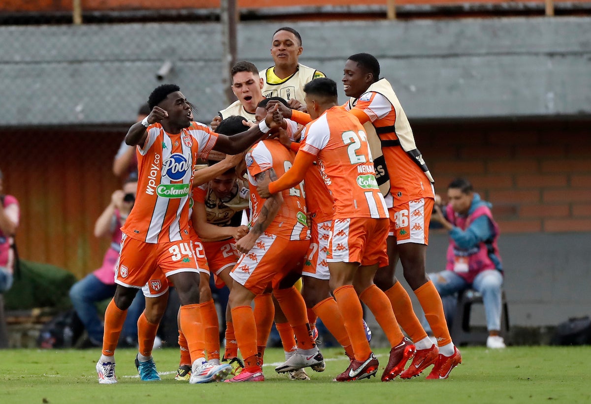 Envigado salvó la categoría y mandó a Patriotas y Jaguares al descenso - VizzorImage