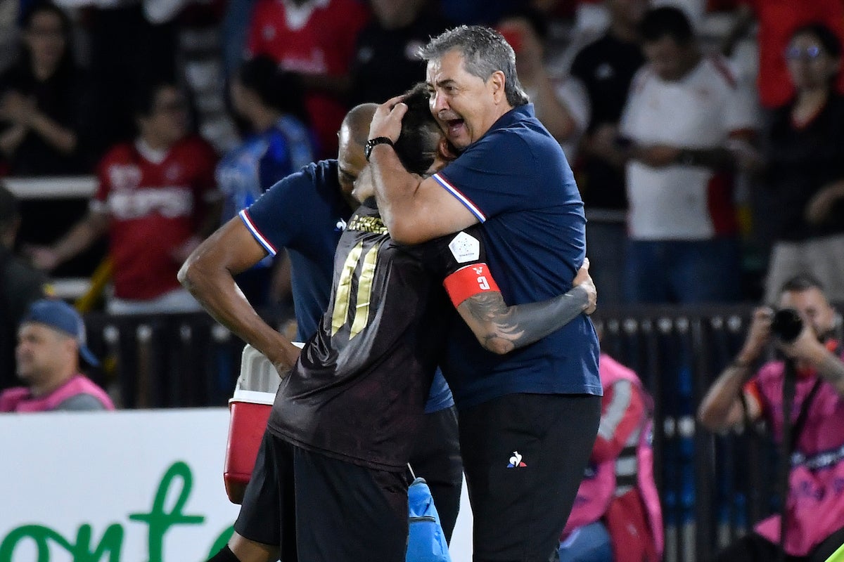 Duván Vergara celebra con Jorge 'Polilla' Da Silva en América de Cali - VizzorImage