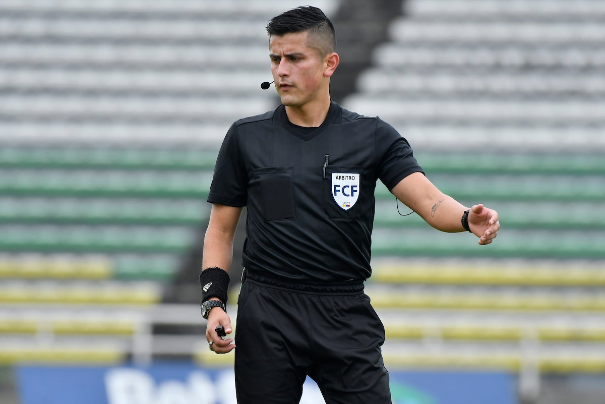 Jonnathan Ortiz dirigirá el Santa Fe vs. Medellín por la fecha 5 del Clausura 2024 - VizzorImage