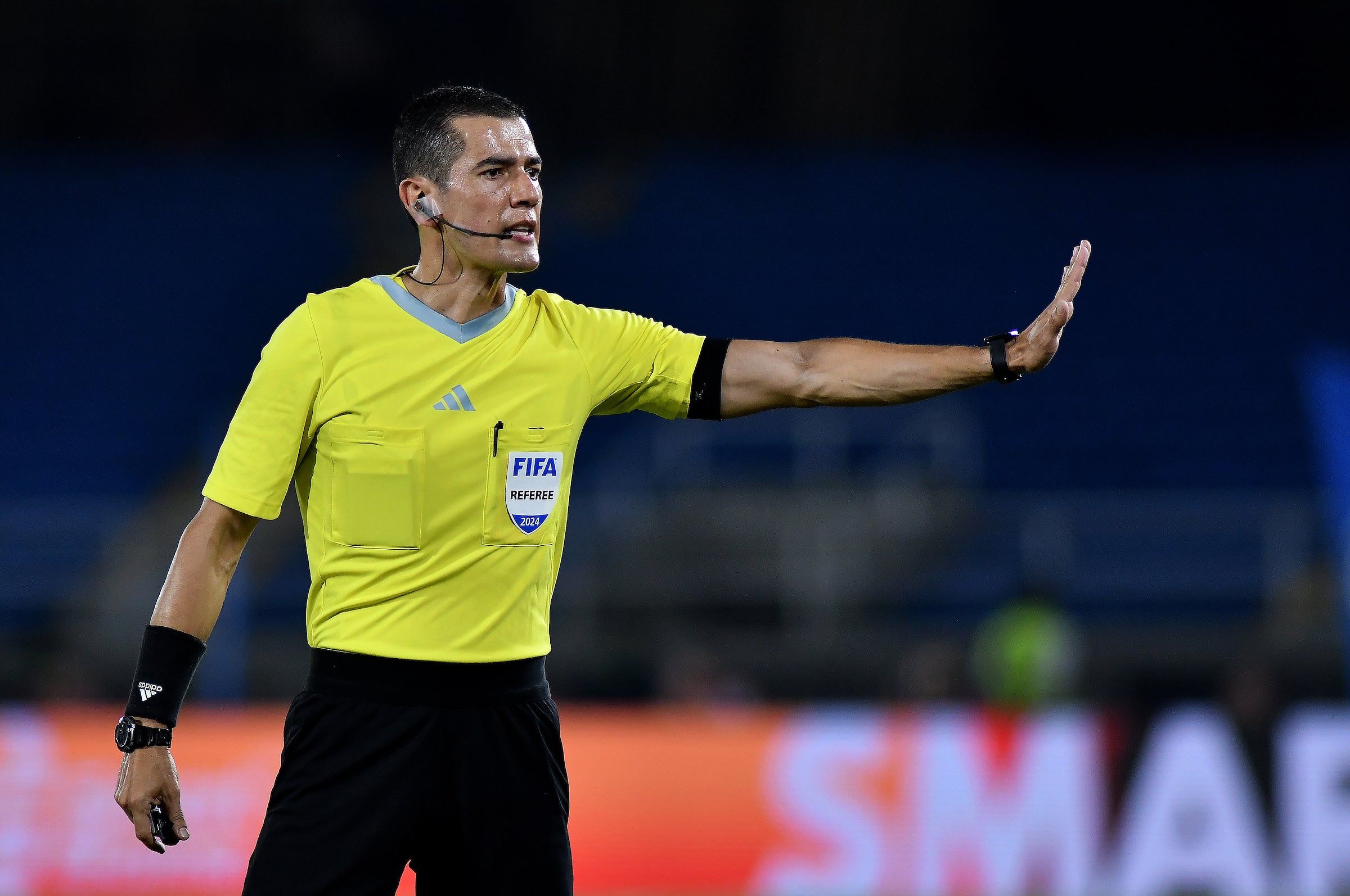 En 2024, el árbitro Andrés Rojas (40 años) dirigió 20 partidos - VizzorImage