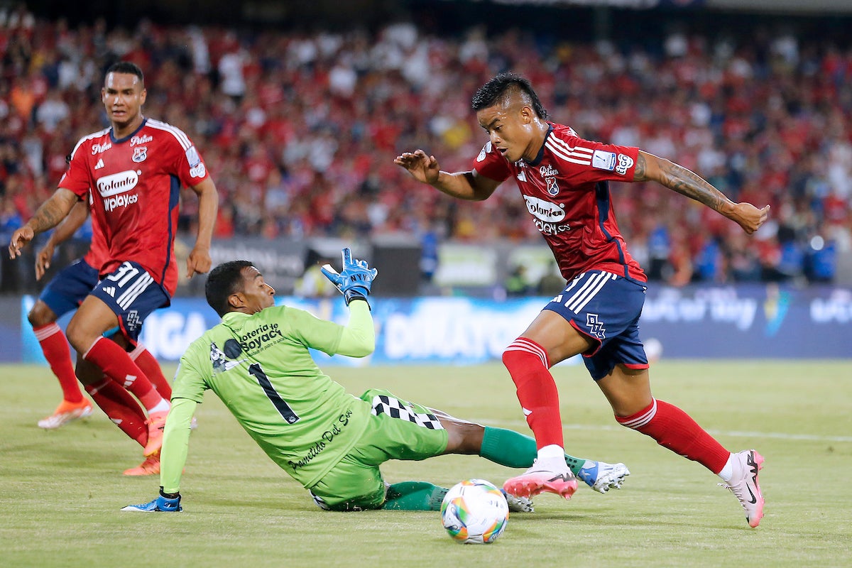 Medellín derrota parcialmente a Boyacá Chicó por gol de Marcus Vinicius - VizzorImage