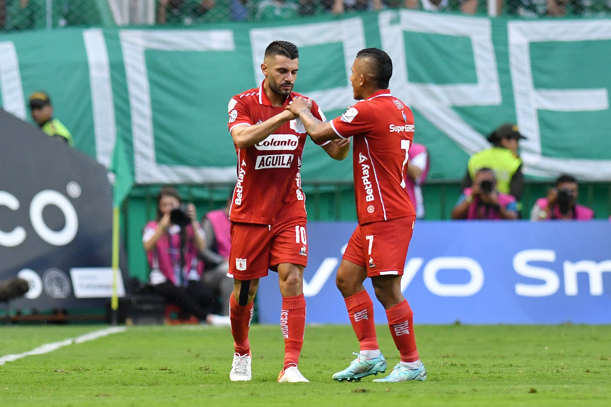 América venció 5-2 a Cali en abril de 2023: goles de Barrios (2), Falque, Sarmiento y Quintero - VizzorImage