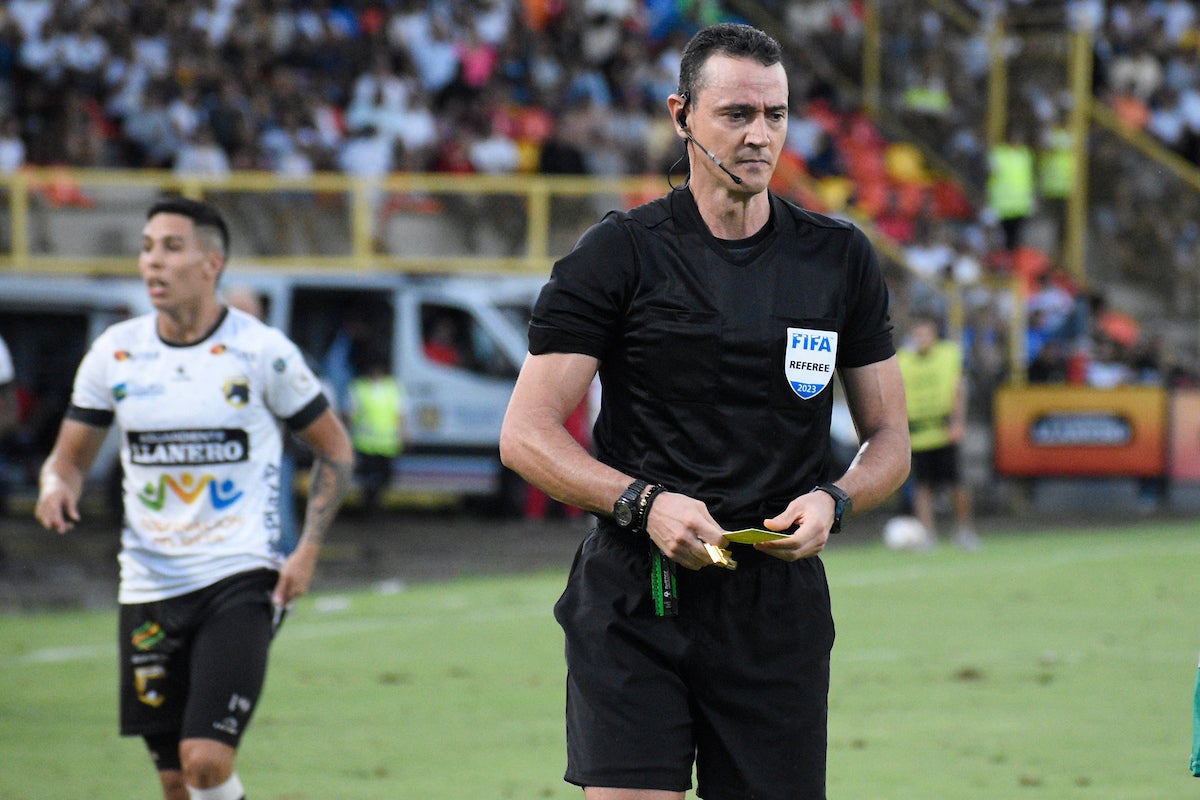 Wilmar Roldán será el juez central de Millonarios vs, Pereira - VizzorImage