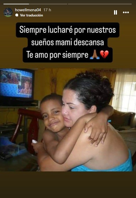 Howell Mena compartió una fotografía de su infancia junto a su mamá - Instagram: @howellmena04