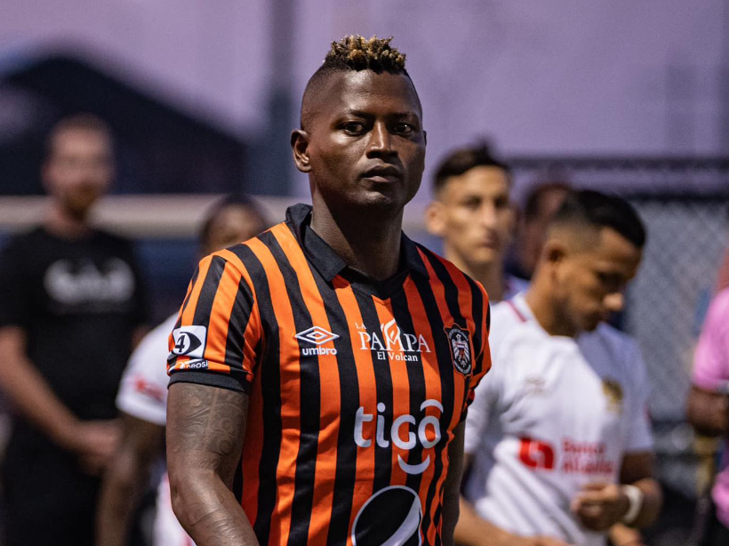 Duvier Riascos sum&oacute; 10 goles y dos asistencias en 29 partidos con &Aacute;guila de El Salvador - Instagram: @duvierriascos