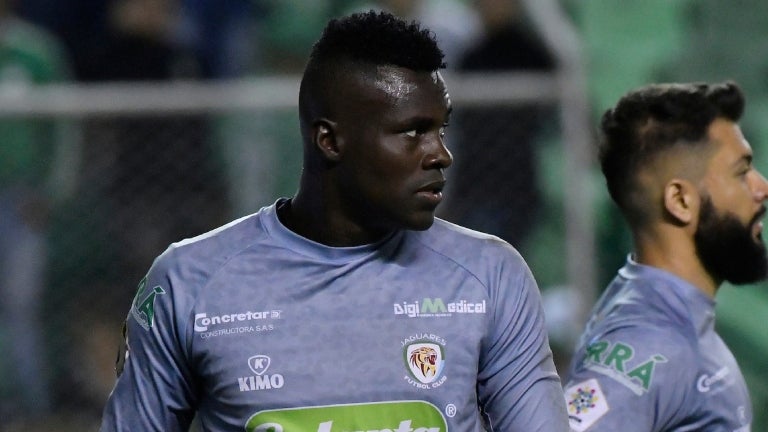 Geovanni Banguera evitó que Nacional se adelantara nuevamente ante Jaguares. por la fecha 8 - VizzorImage