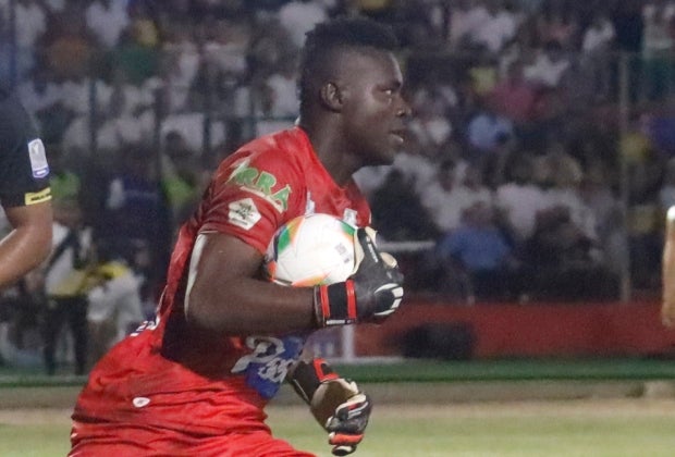 Geovanni Banguera evit&oacute; que Yeison Guzm&aacute;n marcara gol para Tolima - VizzorImage