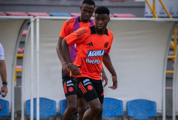 Jhon Edwin Montaño entrenando con la selección Colombia Sub- 20 / @montaa_07