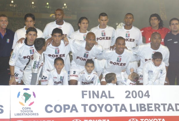 Equipo titular de Once Caldas en la final de la Copa Libertadores 2004 - X: @oncecaldas