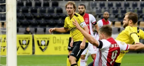 Lassina Traore marcó 5 de los 13 goles de Ajax/ AFP