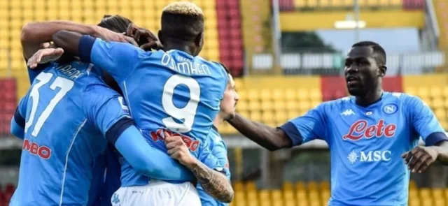 Nápoli derrotó 1-2 a Benevento. / Foto: AFP