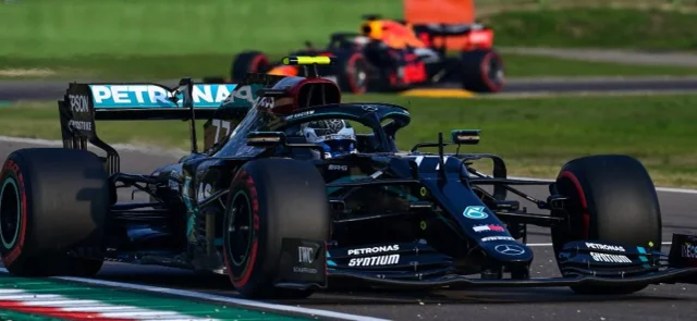 Bottas logró su cuarta pole de la temporada / AFP