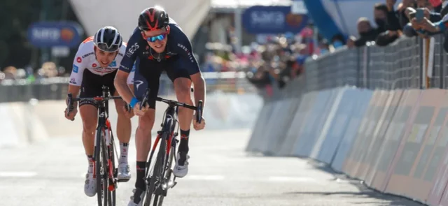 Tao Geoghegan Hart ganó la etapa 20 del Giro. / Foto: AFP