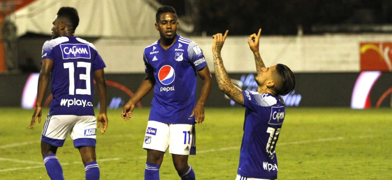 Cristian Arango anotó doblete en la victoria azul. / Foto: VizzorImage - Juan Augusto Cardona