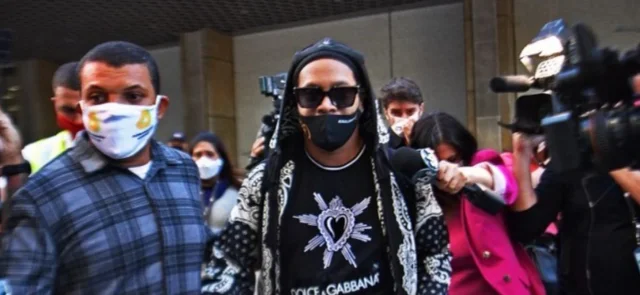 Ronaldinho, positivo para COVID-19. / Foto: AFP