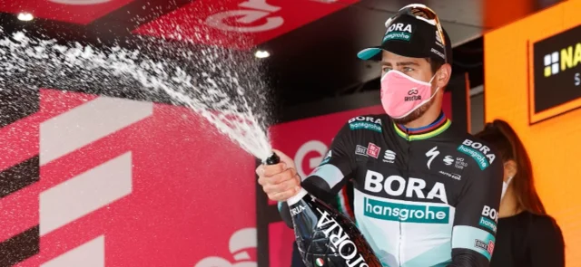 Peter Sagan ganó en solitario la etapa 10 del Giro de Italia. / Foto: AFP