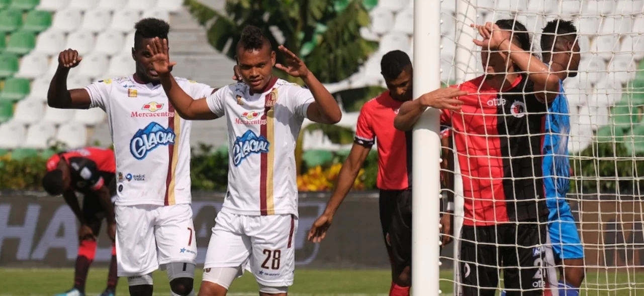 Luis Miranda anotó dobelte. / Foto: VizzorImage - Juan José Horta