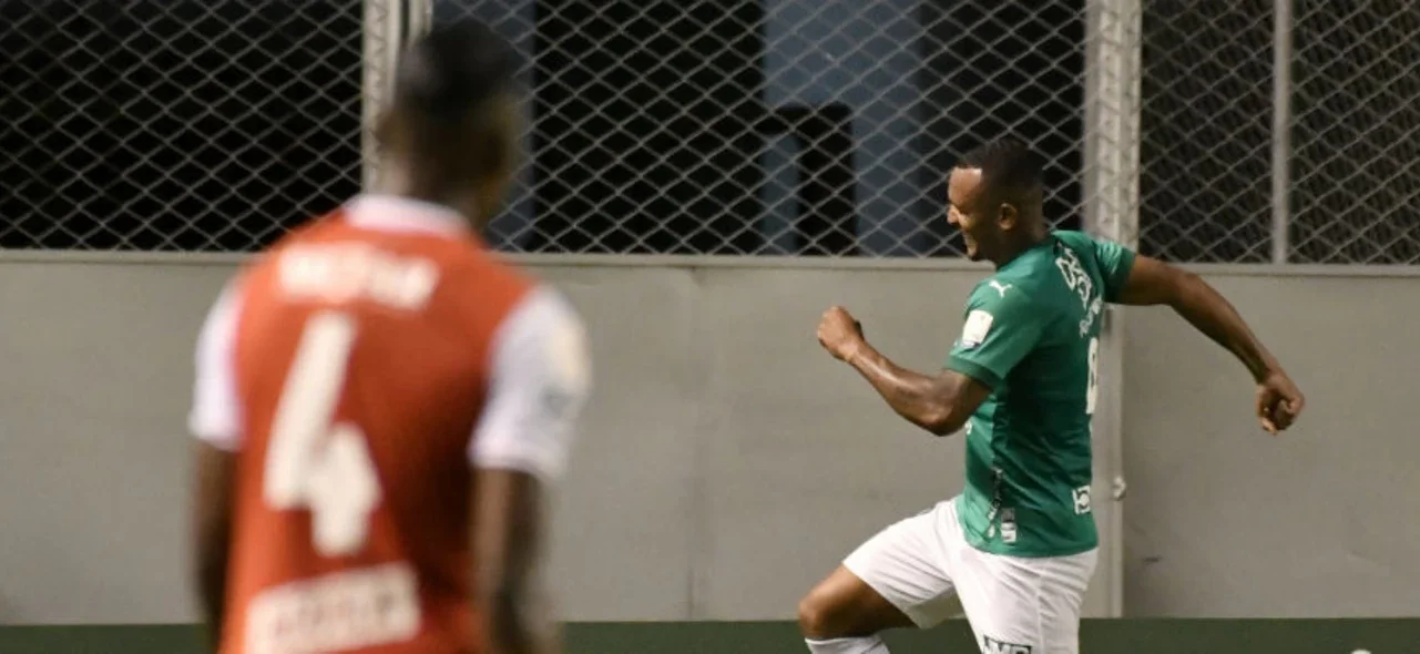 Ángelo Rodríguez celebra su primer gol en Liga con Cali / Foto VizzorImage / Gabriel Aponte