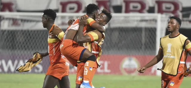 Delfín celebra su clasificación a octavos de Copa Libertadores/ Foto AFP