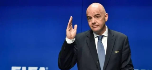 Infantino presenta ligeros síntomas / AFP