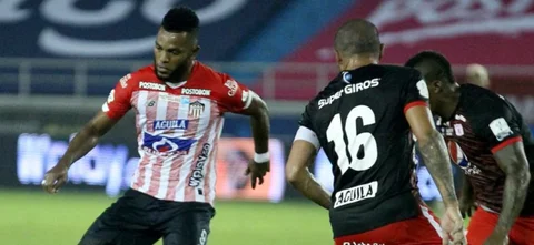 Miguel Borja, en acción de juego | Foto: VizzorImage / Jairo Cassiani