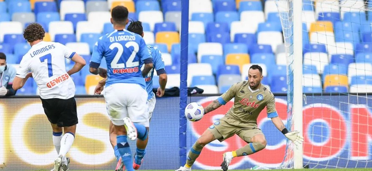 David Ospina, presente en la goleada de Nápoli / AFP
