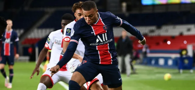 Mbappé en juego ante el colero Dijon / FOTO AFP