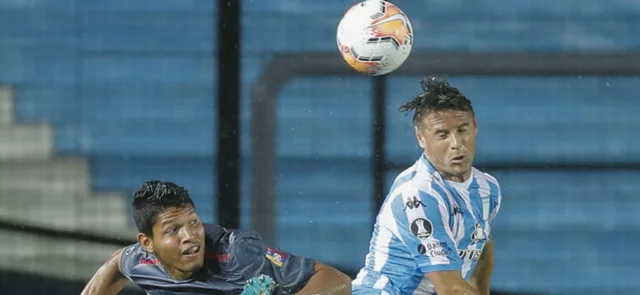 Racing Club derrotó al venezolano Estudiantes de Mérida por 2-1 / Foto AFP