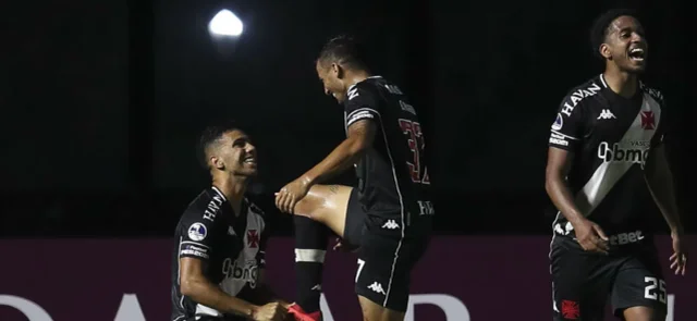 Vasco da Gama celebrando la victoria sobre Caracas / Foto AFP