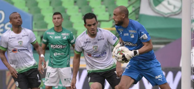 La Equidad vs. Cali se verá este sábado por Win Sports+. / Foto: VizzorImage - Gabriel Aponte
