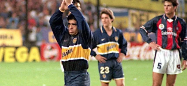 Maradona conquistó un título con Boca Juniors/ AFP