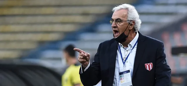 Jorge Fossati, técnico de River Plate de Uruguay / AFP