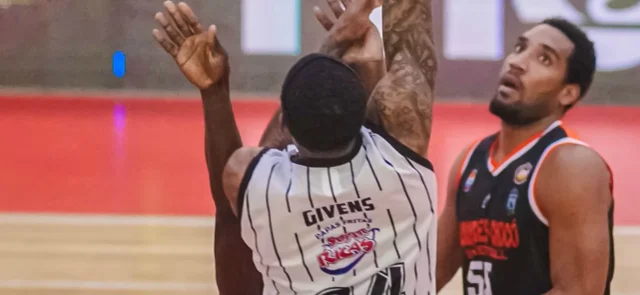 Givens marcó 50 puntos en la victoria de Piratas./ Foto: Piratas de Bogotá