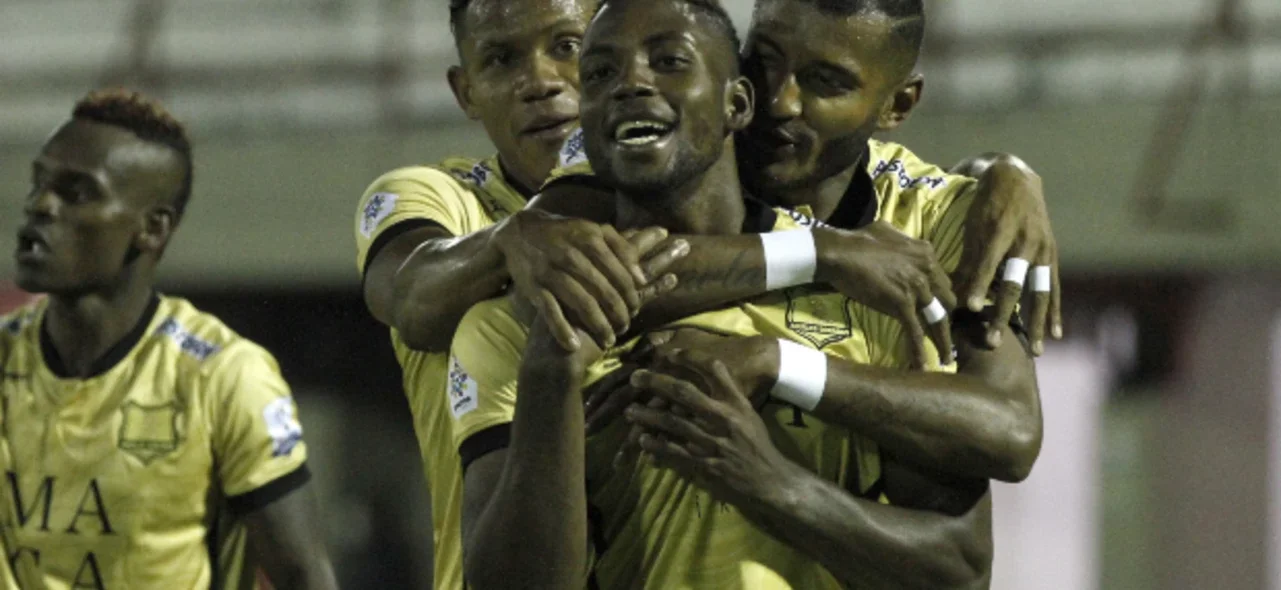 Águilas Doradas se impuso 4-1 frente a Deportivo Cali. / Foto: VizzorImage