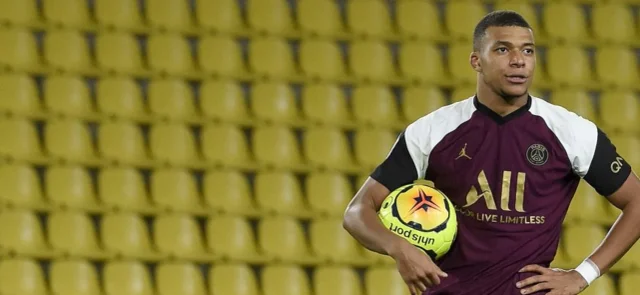 Mbappé sufrió una lesión en los isquiotibiales / AFP