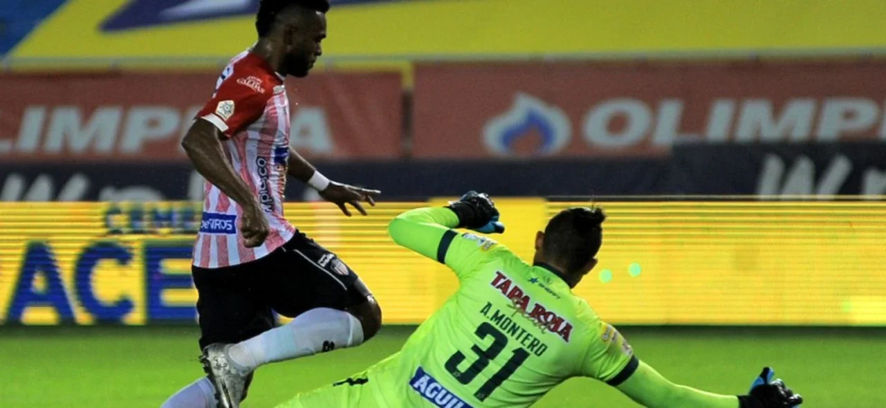 Álvaro Montero tuvo la atajada más destacada en los cuartos de final ida. / Foto: VizzorImage - Jesús Rico