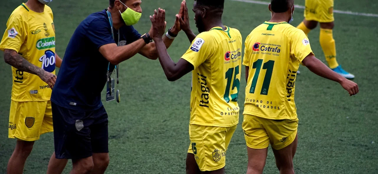 Leones festejó con goleada | Foto: VizzorImage / John Hudson