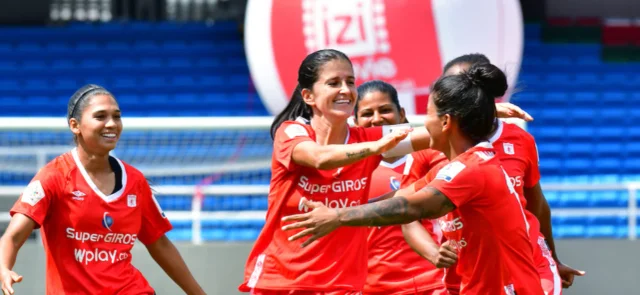 América confirmó 3 casos positivos. / Foto: VizzorImage - Nelson Ríos