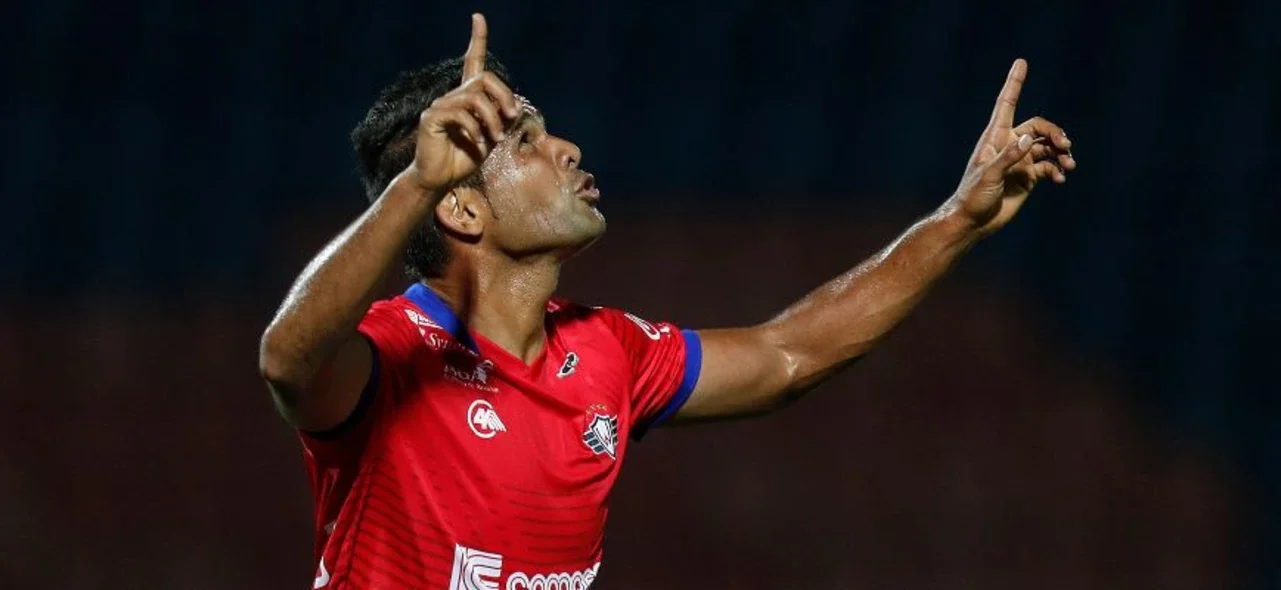 Osorio Botello marcó, pero su equipo perdió / AFP