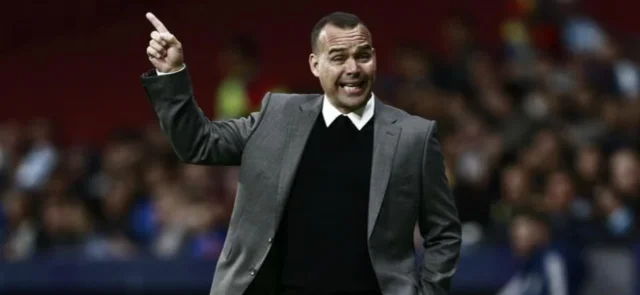 Dudamel llegó a Santiago para firmar como DT de la Universidad de Chile / AFP